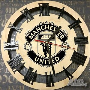 Гравиран стенен часовник „Manchester United“