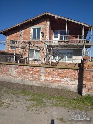 Продавам къща