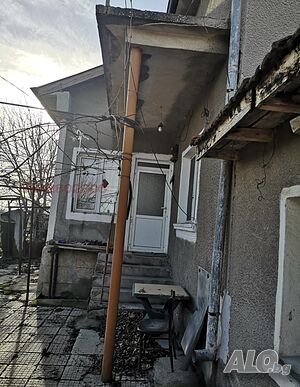 Къща с двор в село Черногорово
