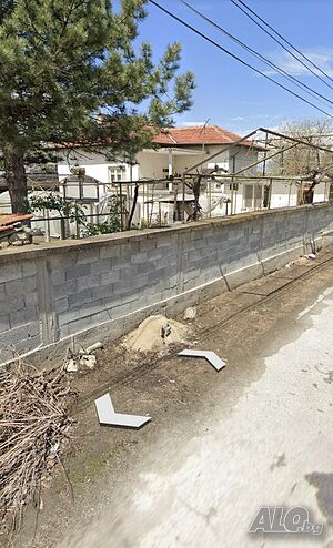 Къща с двор в село Синитово