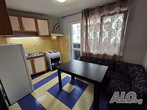 Тристаен обзаведен апартамент в Центъра на Бургас