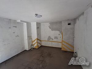 Самостоятелен гараж Център 26 кв.м.