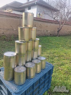 Продавам рибни консерви