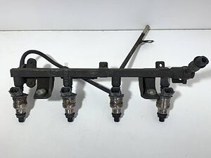 Горивна рейка с дюзи за Мазда, Тойота, Дайхацу Mazda Toyota Daihatsu 1.4 1.6 - 195500-2040