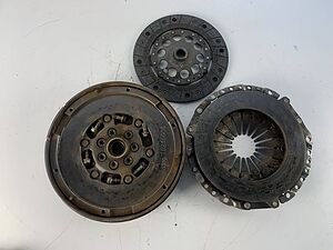 Съединител маховик демпфер комплект Mitsubishi Pajero Pinin V6 2.0 131к.с. MR477386