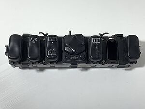 Централен панел бутони управление Mercedes-Benz Aclass W168 A 1688203610