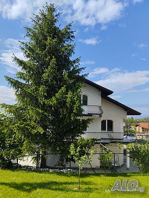 Панорамна къща с голям двор и бизнес потенциял до парк Рила - с. Бистрица, Дупница