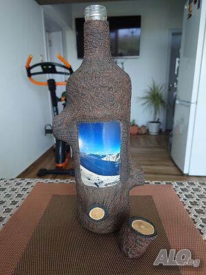 Колекционерска бутилка(празна). Стил и красота в изработката.