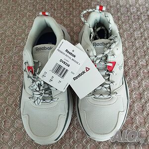 Оригинални-Нови-Reebok. Възможен коментар по цената.