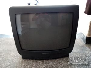 Продавам 2 дистанционни с дънни платки на два телевизора---GoldStar и JVC. Цената е за всичко.