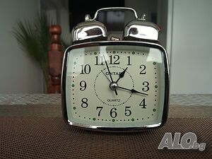 Продавам часовник. Кварц.