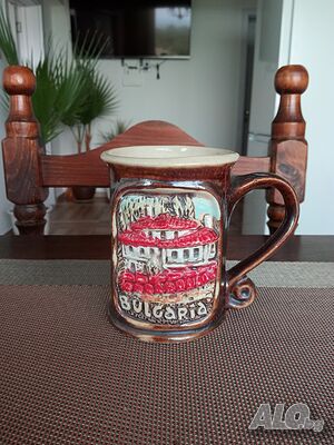 Продавам красива чаша. Керамика. Ръчна изработка.