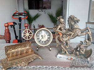 Продавам лот от два красиви, старинни предмета. Цената е за двата. Мастилницата е продадена.