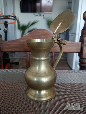 Продавам красива, малка каничка. Ръчна изработка. Размерите са на снимките.