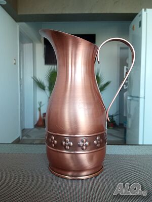 Продавам красива, ръчно изработена, медна кана-1 л..