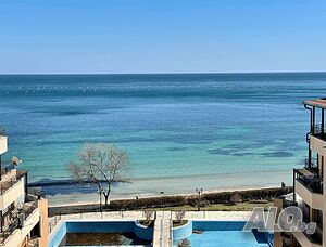 Гледка море, първа линия.