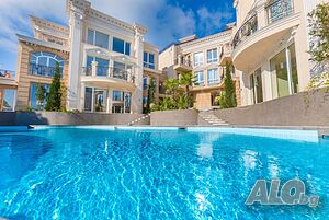 Двустаен апартамент с балкон в луксозния Belle Époque Beach Residence