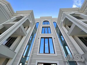 Нов тристаен пентхаус в луксозна резиденция на 100 метра от морето