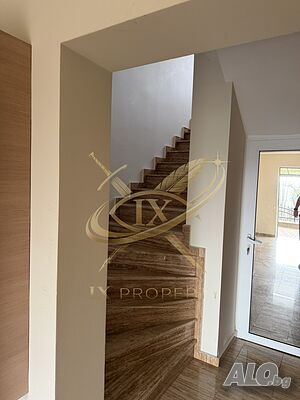 Втори етаж от къща за продажба - гр. Айтос