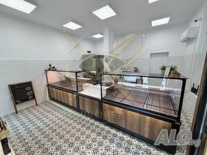 Продава се Бизнес Имота е под наем - месарски магазин с площ 93 кв.м в кв. Братя Миладинови.