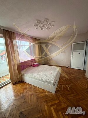 Етаж от къща в Банево Самостоятелен вход + 500 кв.м двор - пространство и спокойствие