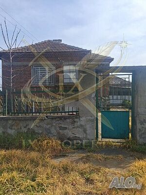 Къща в с. Сан Стефано - тухлено строителство, двуетажна, отлична цена