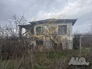Къща в с. Суходол - 80 кв.м РЗП, равен двор, две сонди