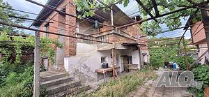 Масивна двуетажна къща в с. Индже Войвода - 130 кв.м с голям двор 430 кв. м