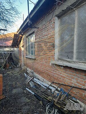 Къща в ТОП локация - център Карнобат