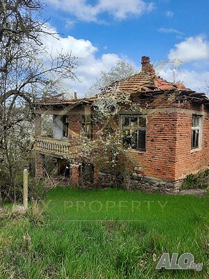 Парцел с постройка - с. Момина църква, 120 кв. м