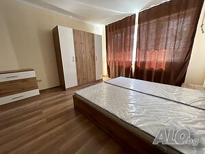 Голям едностаен апартамент напълно обзаведен до УНСС!