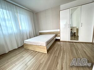 Голям едностаен апартамент с отделен кухненски бокс и тераса в близост до НСА
