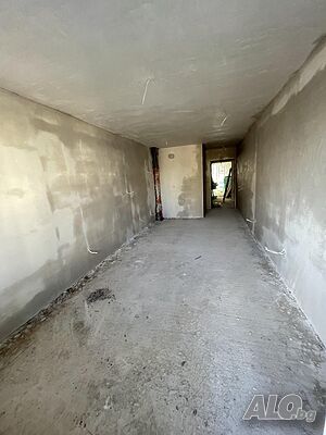 Едностаен апартамент в Жилищната част на Ст. град на метри от арката на НСА