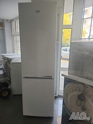 Продавам хладилник с фризер BEKO RCHA300K20W - 280 литра Хладилник BEKO RCHA300K20W Бял | Хладилници, Фризери | Пловдив