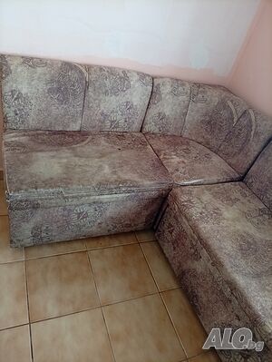 Продавам кухненски ъгъл с функция сън и 3 ракли. Цена 50 евро
