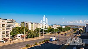 Изключително функционален тристаен апартамент с отделна кухня, три тераси и невероятна панорама към .. Тристаен апартамент 102 кв.м Тухла 2014 г. 4 етаж Непоследен | Апартаменти | Меден Рудник Бургас