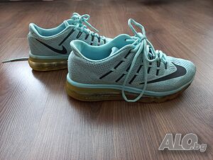 Продавам дамски маратонки Nike air max