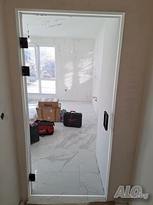 Стъклени врати