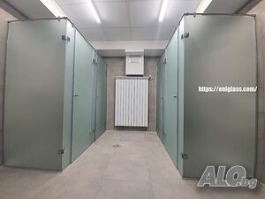 Стъклени душ кабини за съблекални във спортни и фитнес зали