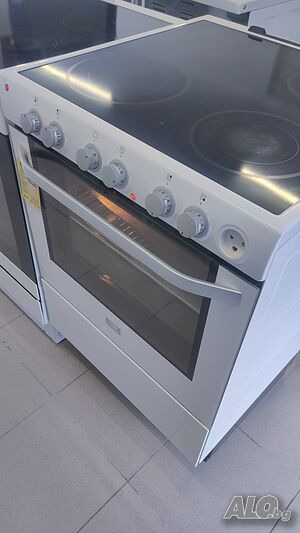 Свободностояща фурна VOSS ELECTROLUX с керамичен плот, каталитично покритие широка 60 см.