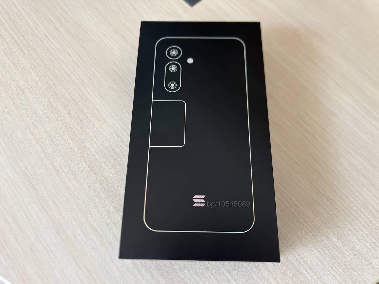 Продавам Solana Mobile Seeker 128GB-НОВ Друг телефон Solana Seeker 