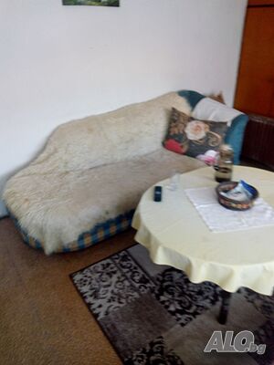 Давам къща под наем