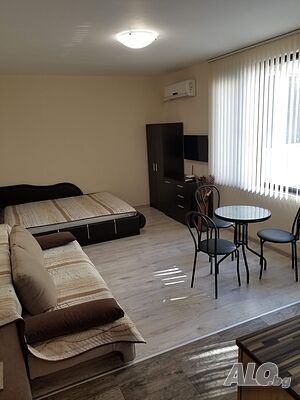 Студио в центъра на Поморие