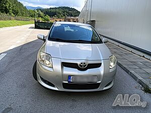 Продавам Тойота Аурис 2.0 -126к. с