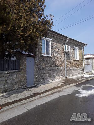 продавам къща