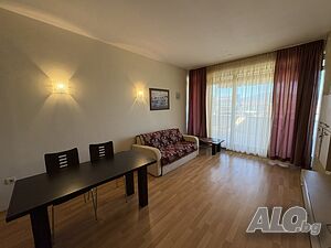 Двустаен апартамент в Царево, 100 м от плажа