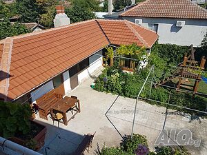 Продавам просторна къща в село Българево