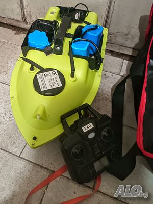 Лодка за захранка D18 с GPS ТОП ЦЕНА с 3 батерии ТОП ЦЕНА