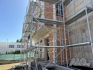 наема майстори за вертикална планировка, изолация, груб строеж
