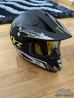 Каска Monster Energy